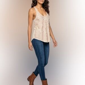 Velvet by Graham & Spencer Sleeveless embroidered blush pink Tank Top size xs/s